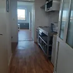 Mit Balkon In Apartment