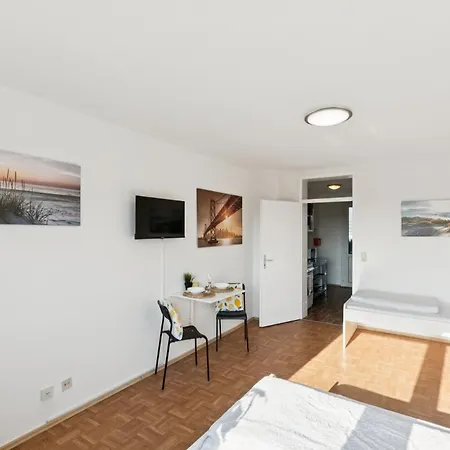 Mit Balkon In Apartment