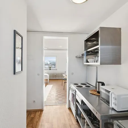Mit Balkon In Apartment
