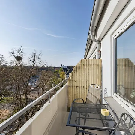 Mit Balkon In Apartment